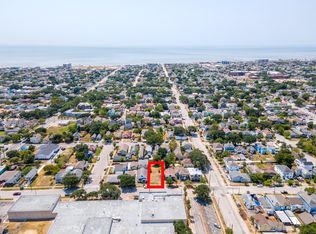 3615 Avenue N, Galveston, TX 77550