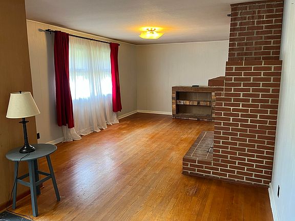 2nd image of 220 Carmack Dr