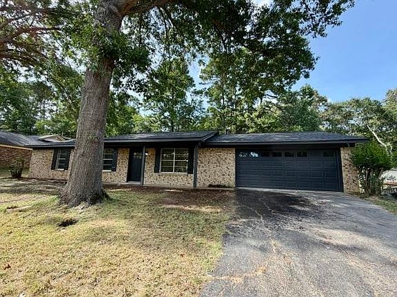 2nd image of 709 Robin Ln