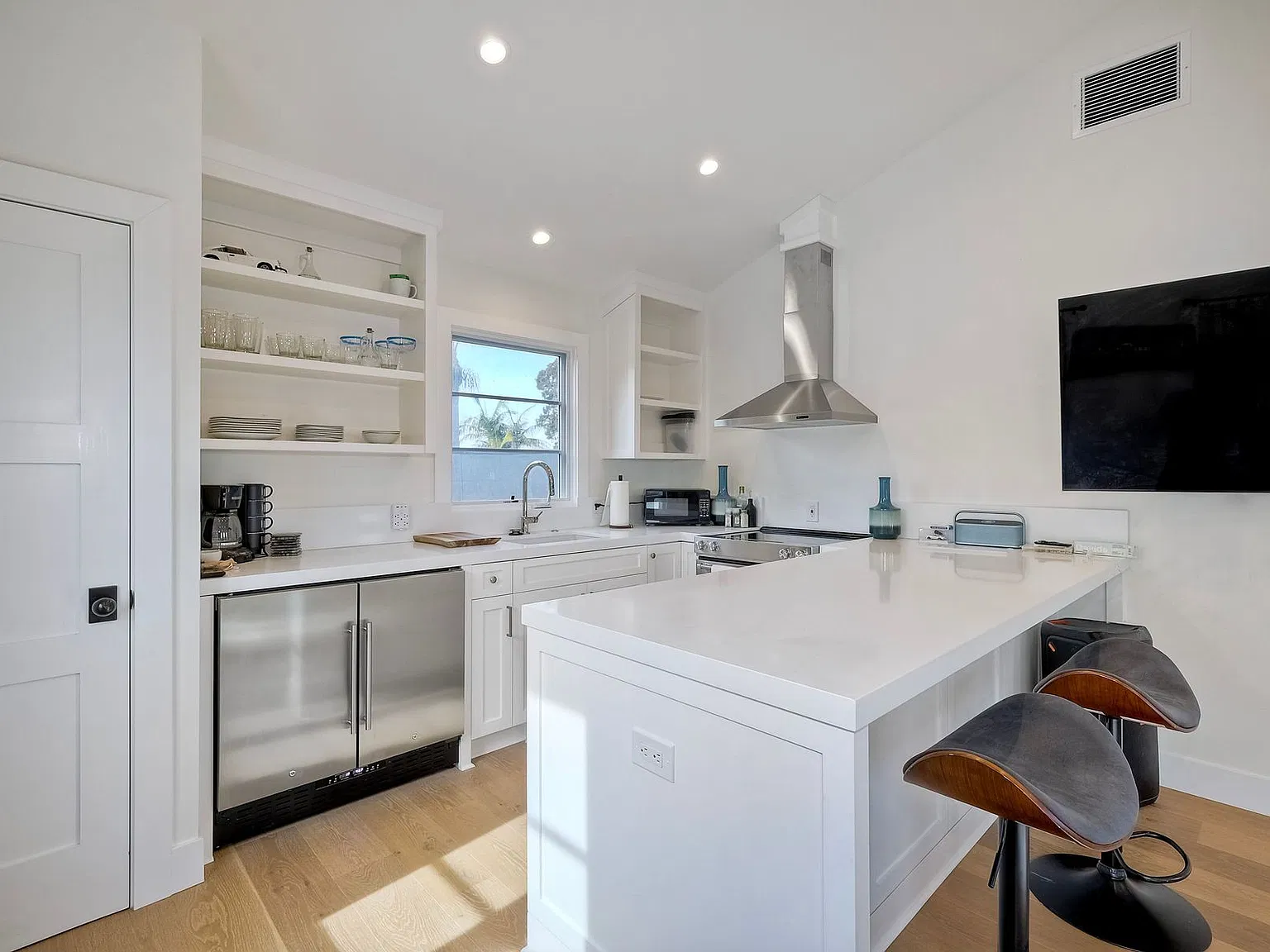 3 bed, 1775 sqft, $6,500 — Photo 4