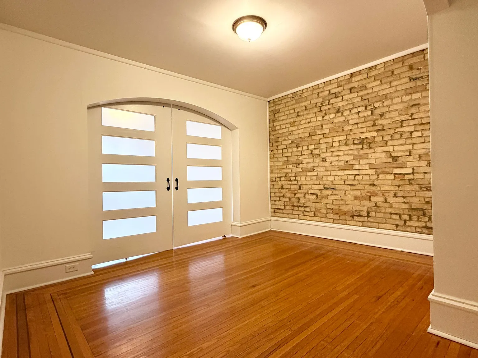 Dover Apartments — Photo 2