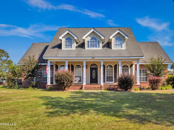 19241 Hunter Dr, Kiln, MS 39556