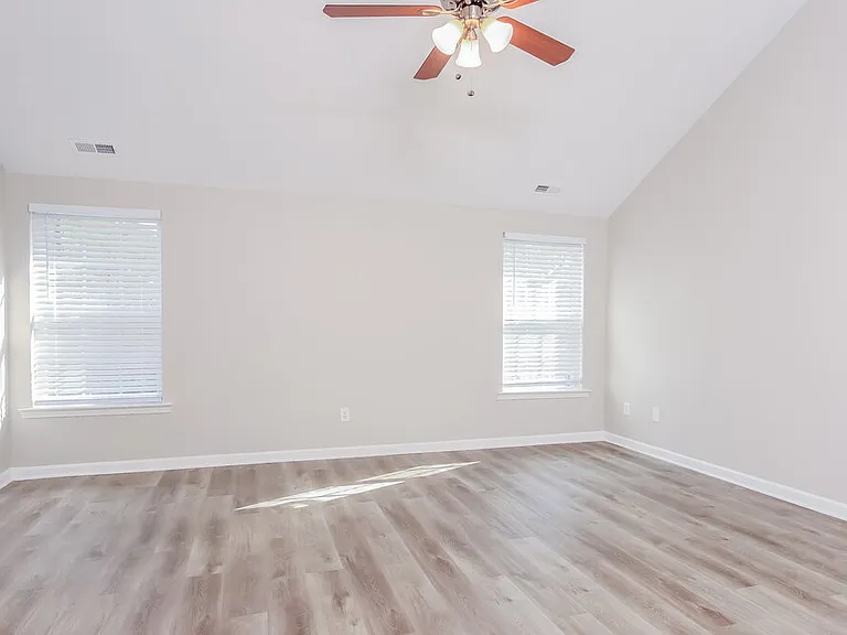 1549 Pebble Ridge Dr — Photo 11