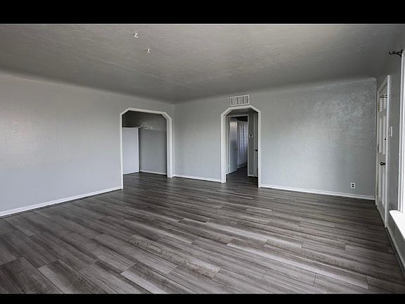 5th image of 4027 Idalia Ave