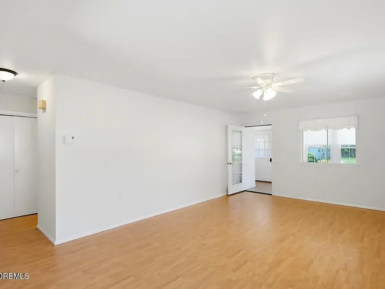 54 Constitution Blvd — Photo 6
