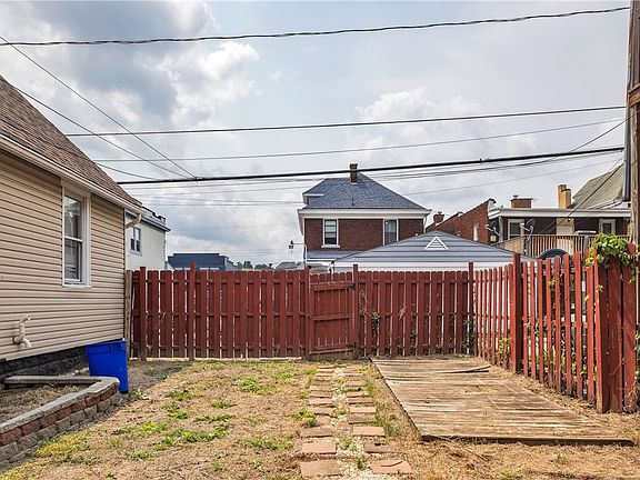 2nd image of 831 Woodward Ave
