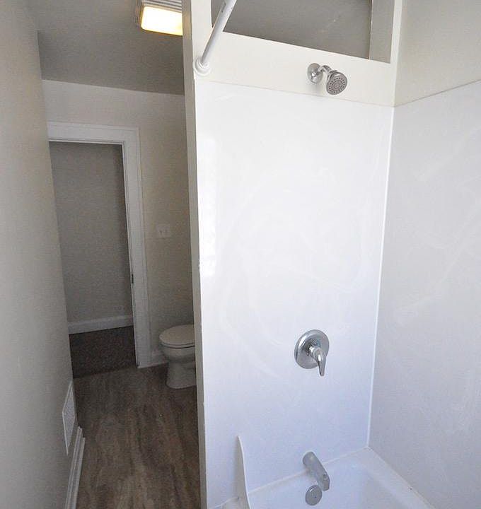 1st image of 63 E Como Ave
