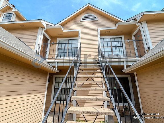 3rd image of 2300 Old Spanish Trl APT 2058