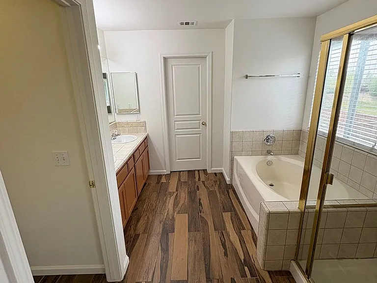 5928 W Whitley Ave — Photo 40
