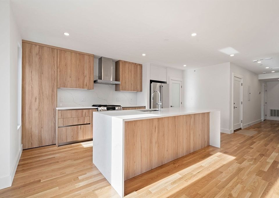 1st image of 6 Devine Way #2