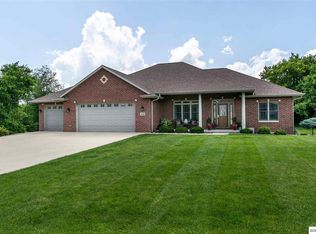 2050 Timber Ridge Dr SE, Dyersville, IA 52040