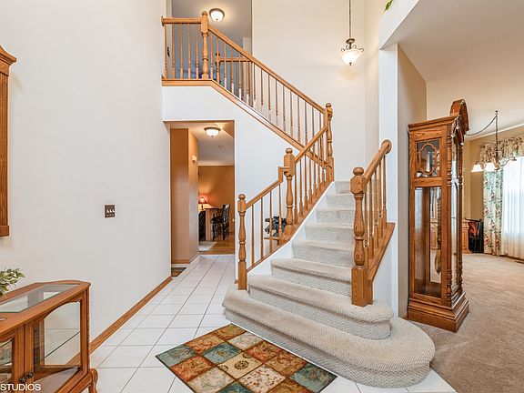 2nd image of 9938 Bedford Dr