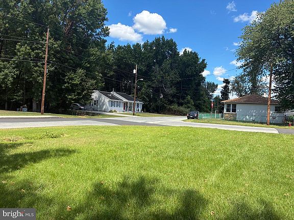 4th image of 28 4th Ave