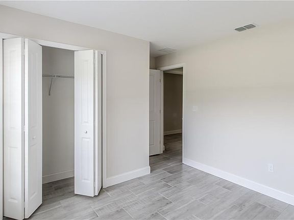 4th image of 3360 Hazelwood Ave