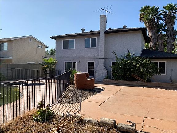 2nd image of 1428 N San Diego Pl