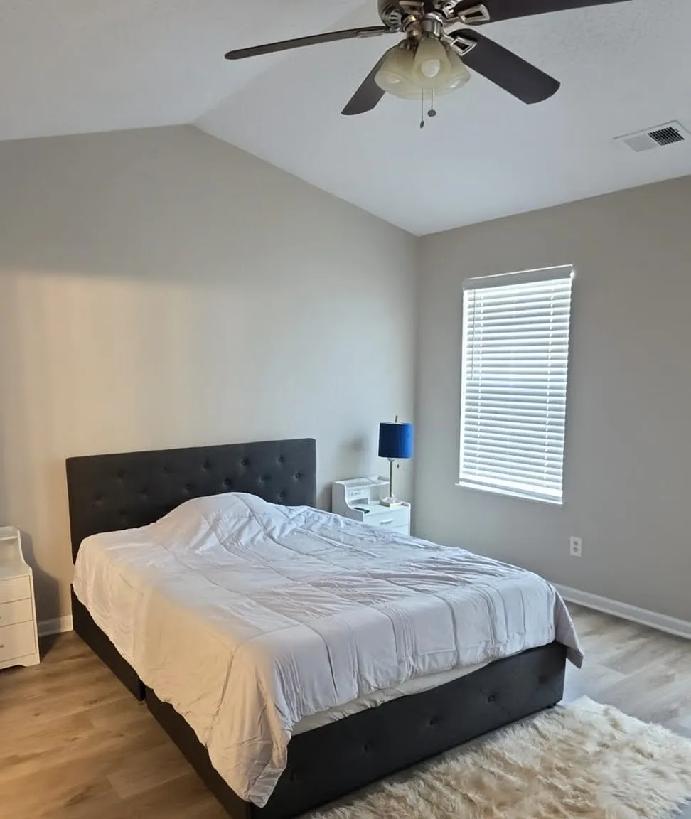 6 bed, 2.5 bath, 2230 sqft, $2,495 — Photo 3