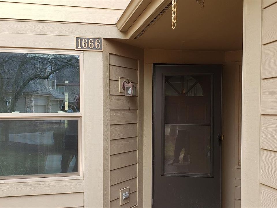 1st image of 1666 Coburn Dr