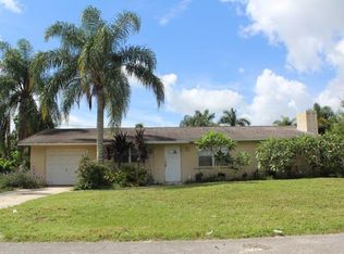 9072 Lantern Dr, Lake Worth, FL 33467