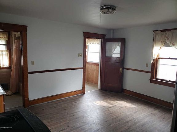 5th image of 183 Roosevelt St
