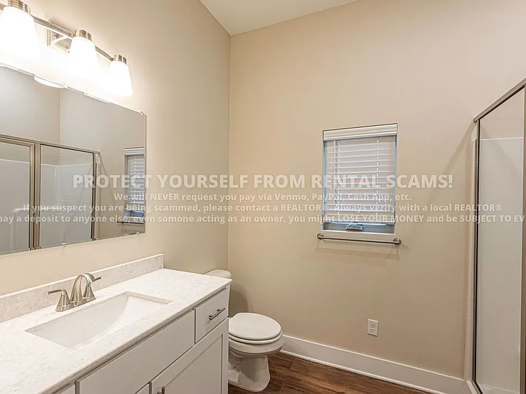 874 S Hill Ave #101 — Photo 9