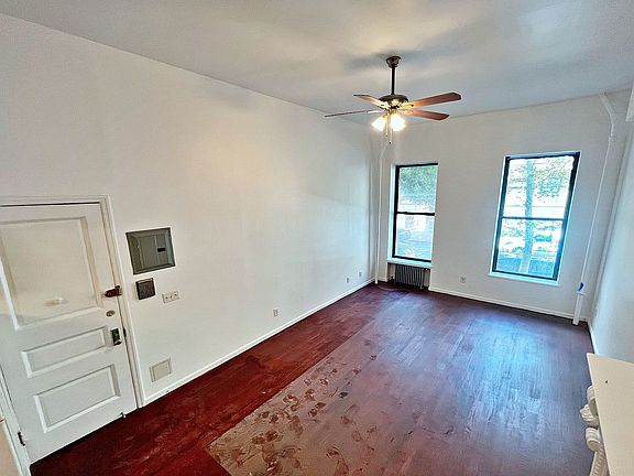 3rd image of 32 W 69th St #1B
