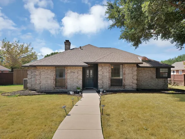 1215 Shawnee Trl, Carrollton, TX 75007
