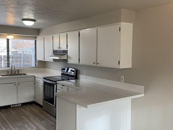 4th image of 1510 W Storey St