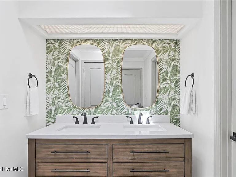 109 Grampian Way — Photo 37