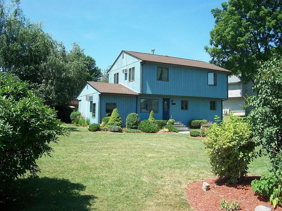 1st image of 17 Clover Ln