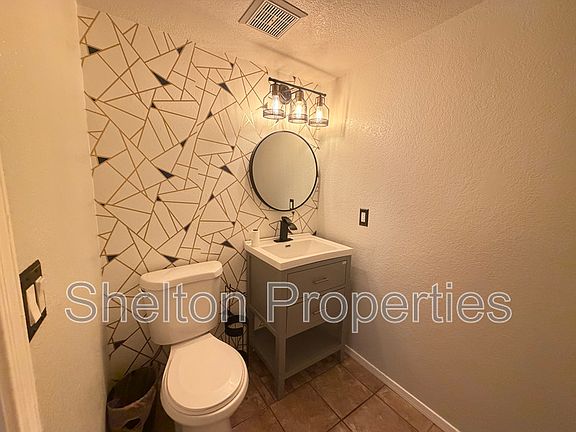 5th image of 18833 N 43rd Pl
