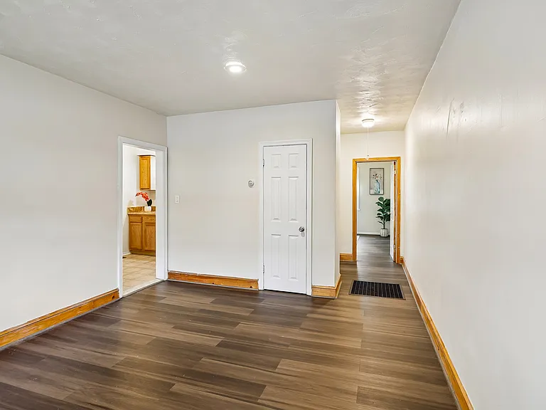 147 Denison St #1 — Photo 11