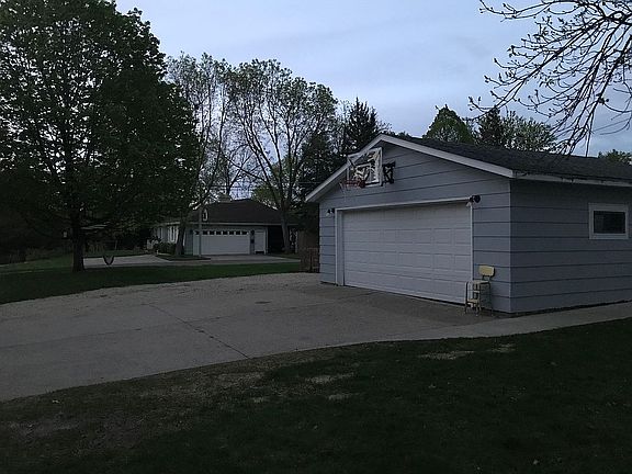 5th image of 400 Minnesota St E