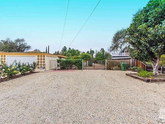 2nd image of 711 Paige Ln