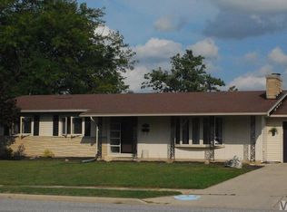 106 Devonshire Dr, Lima, OH