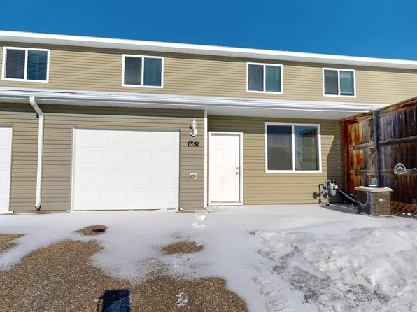 1351 34th Ave SE, Minot, ND 58701