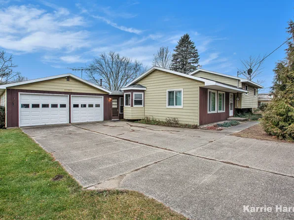 2376 Cleveland St E, Coopersville, MI 49404