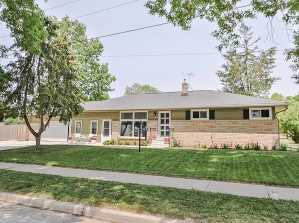 9804 W Dakota STREET, West Allis, WI 53227
