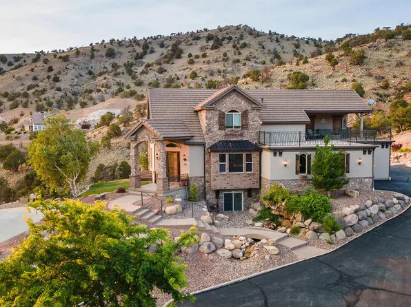 811 E Canyon Ridge Dr, Cedar City, UT 84721