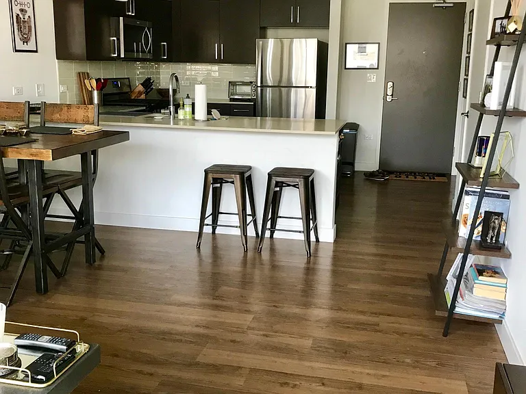 905 N Orleans St — Photo 2