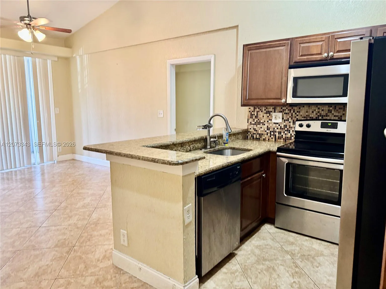 Coco Parc Condo — Photo 3