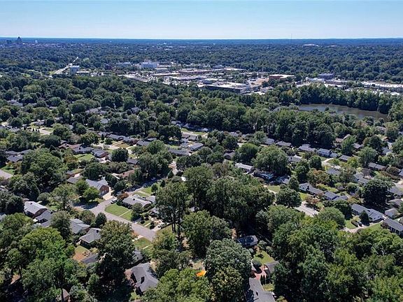 5th image of 2909 Northampton Dr