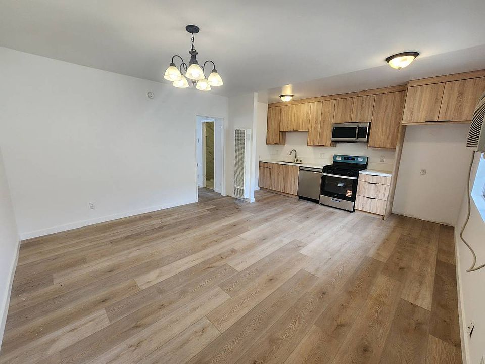 1st image of 914 Felspar St #3