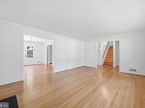 3rd image of 11825 Goya Dr