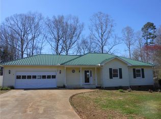 1257 Hidden Creek Cir, Hickory, NC 28602