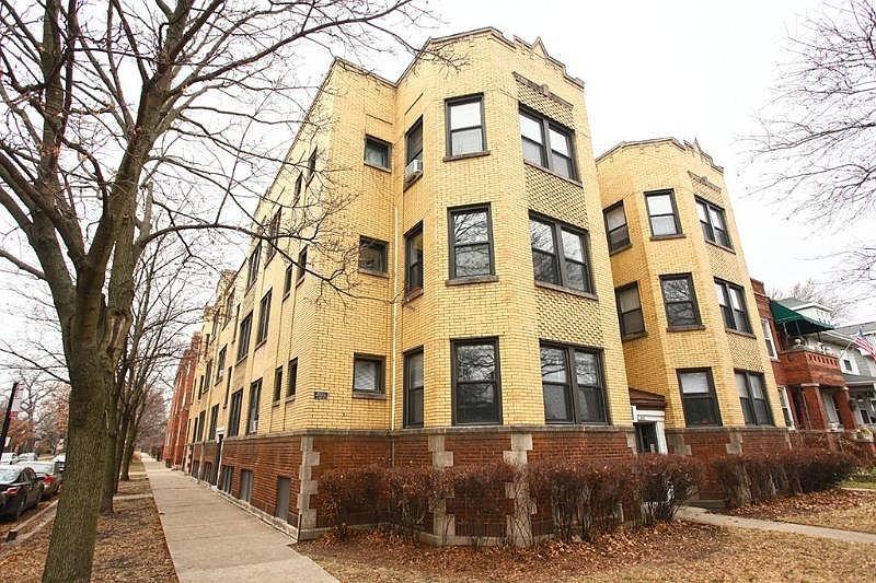 1st image of 2538 W Sunnyside Ave #1