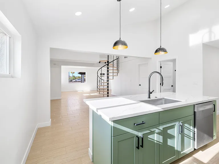 1327 W Speedway Blvd — Photo 10
