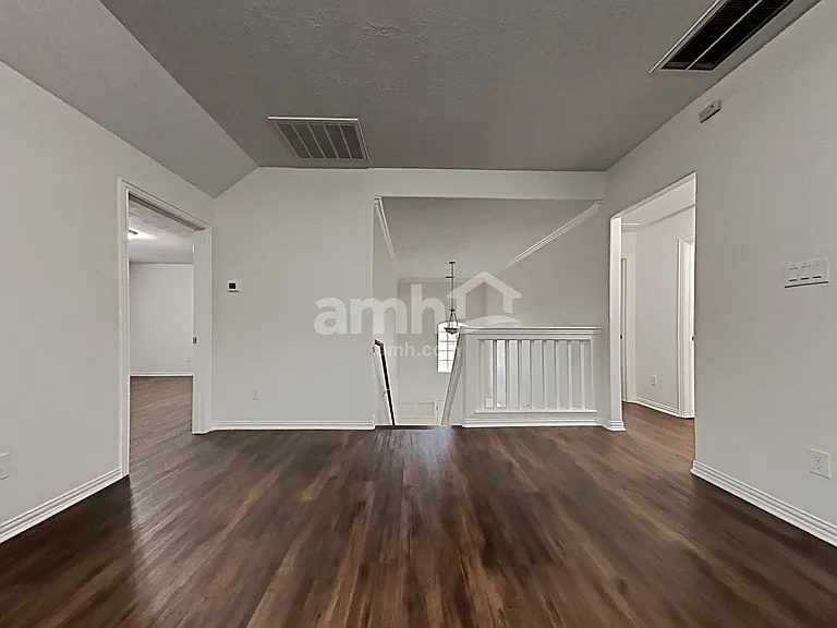 2213 Oak Circle Dr N — Photo 11
