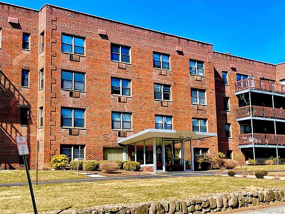 3rd image of 5 Oakdale Manor #B18