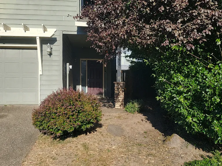 2228 SE Decade Ct — Photo 4
