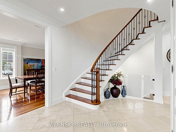 5th image of 405 Athabasca Dr